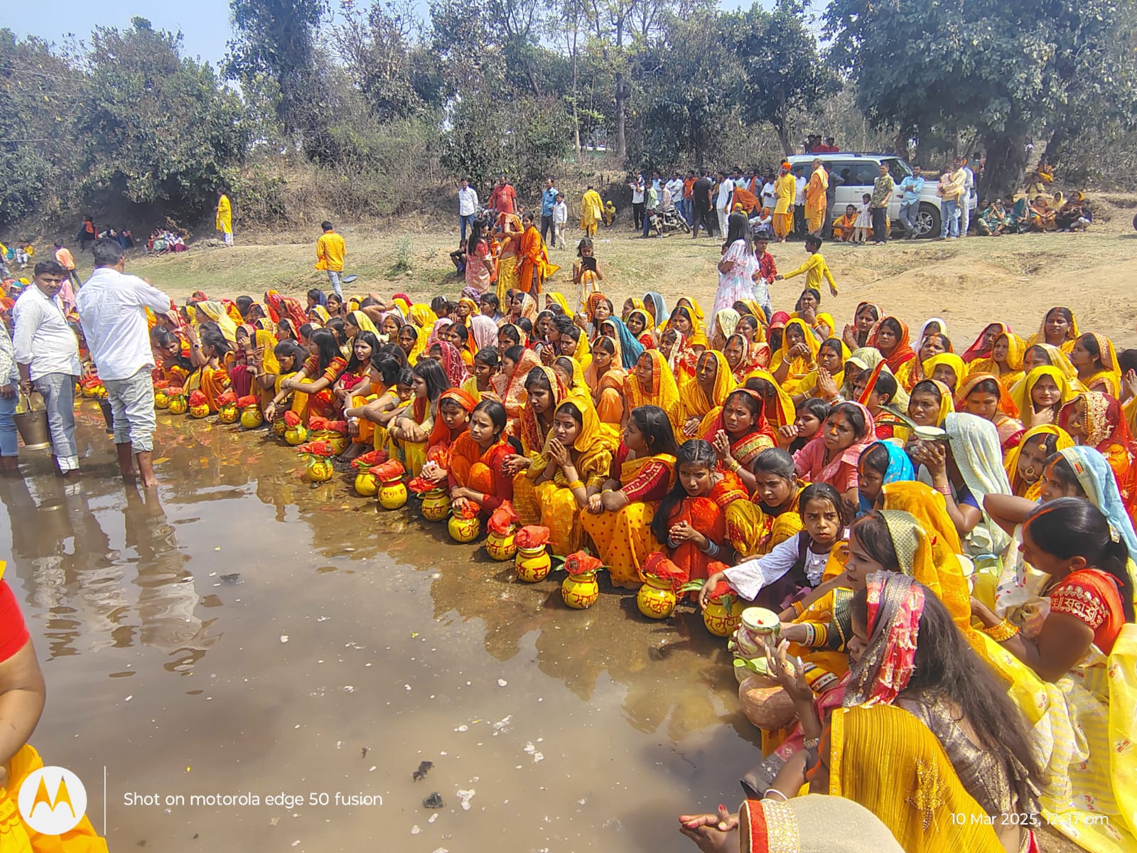 लातेहार जिला के बालूमाथ  प्रखंड मे सेरेगाडा ग्राम मे गायत्रीतीर्थ  शान्ति  कुंज  हरिद्वार  के तत्वाधान  मे 24 कुण्डीय “शक्ति सवर्धन गायत्री महायज्ञ ,सह पुस्तक  मेला प्रारंभ हो गया है।