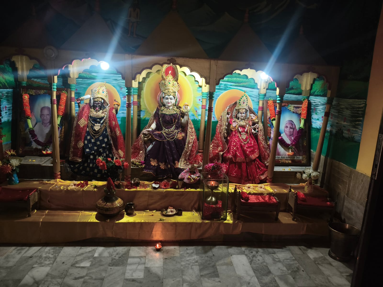 पलामू प्रमंडल मे सभी गायत्री प्रज्ञा ट्रस्ट मे गुरु पूर्णमा के शुभ अवसर पर अखंड गायत्री मंत्र जाप, पूजन, हवन, गुरु दीक्षा तथा महा प्रसाद आदि कार्य की गई। 6 IMG 20250707 WA0033